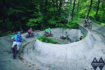 Picture of Downhill Group Mountain Bike Lesson